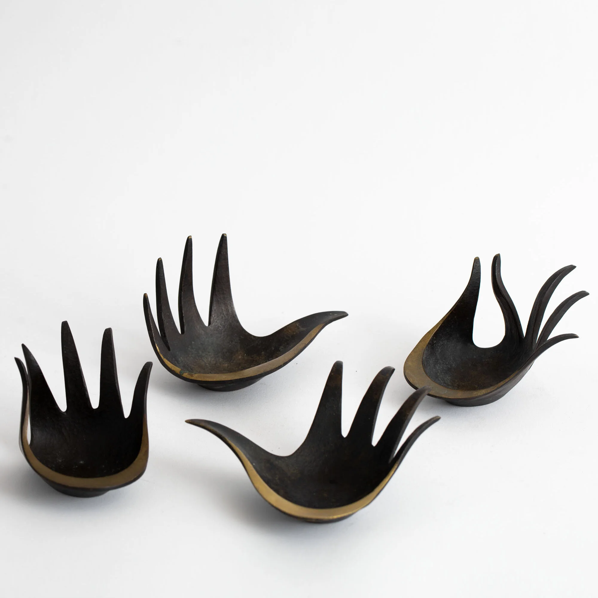 Walter+Bosse+Hand+Ashtray+Set.